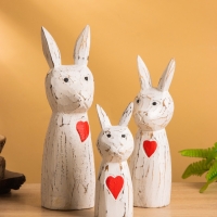 Набор сувенирный "Зайцы с сердечком" дерево, h - 25,20 и 15 см, цв. белый