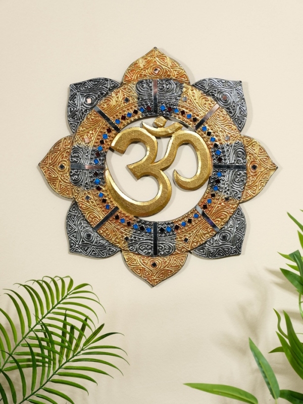 Панно резное МДФ "ОМ", 40х40х0,6 см, золотое основание