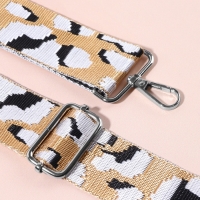 Ручка для сумки стропа с караб-ми 140&plusmn;1*3,8см орнамент леопард бежевый/серебряный АУ