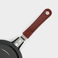 Сковорода Доляна &laquo;Улыбка&raquo;, d=12 см, пластиковая ручка, антипригарное покрытие, цвет чёрный