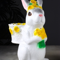 Фигура "Зайка с корзинкой кашпо" 15х25х38 см