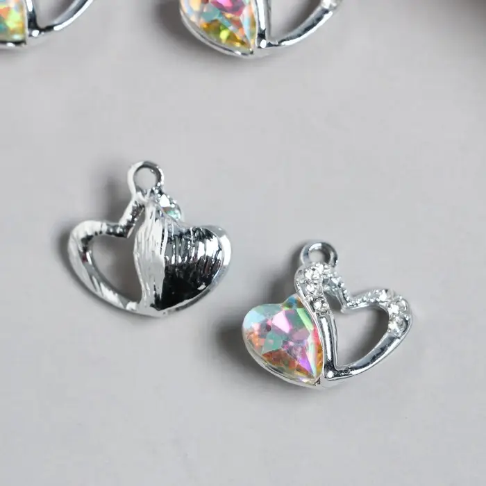 Металлический элемент, декоративная подвеска &laquo;Арт Узор. Двойное сердце&raquo;, стразы, серебро, 1.7&times;1.8 см