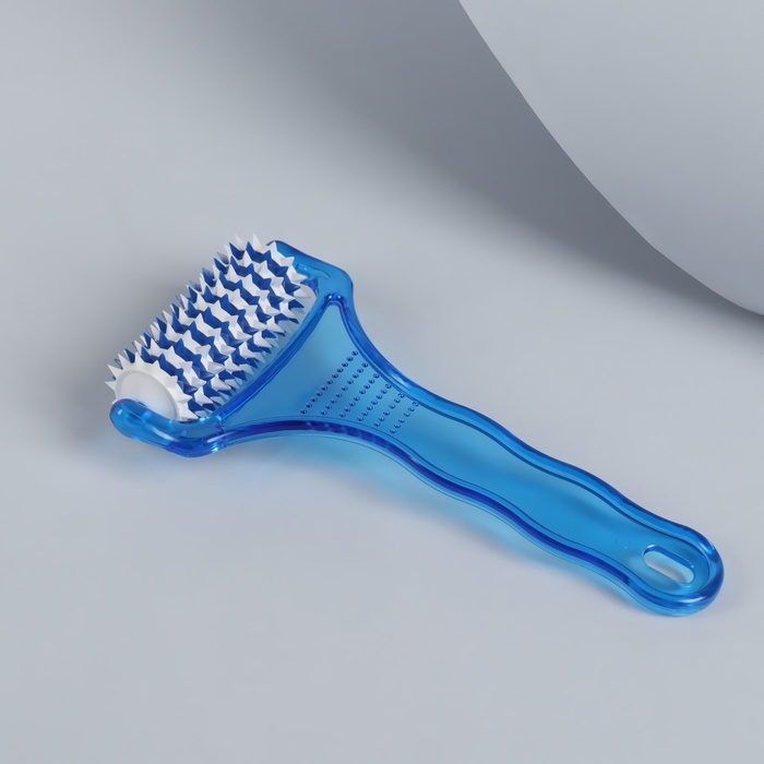 Массажёр &laquo;Рефлекс&raquo;, 18 &times; 9 &times; 3 см, универсальный, с шипами, цвет синий/белый