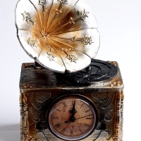 Часы настольные интерьерные, &laquo;Граммофон&raquo;, на батарейках, 15.5&times;9.5&times;24.5 см, d-7 см