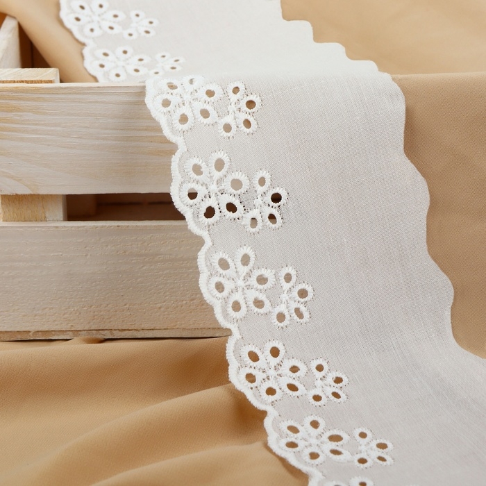 Кружево шитьё, 75 мм &times; 13 &plusmn; 1 м, цвет белый