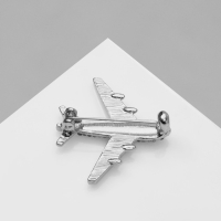Брошь &laquo;Самолет&raquo;, цвет белый в серебре