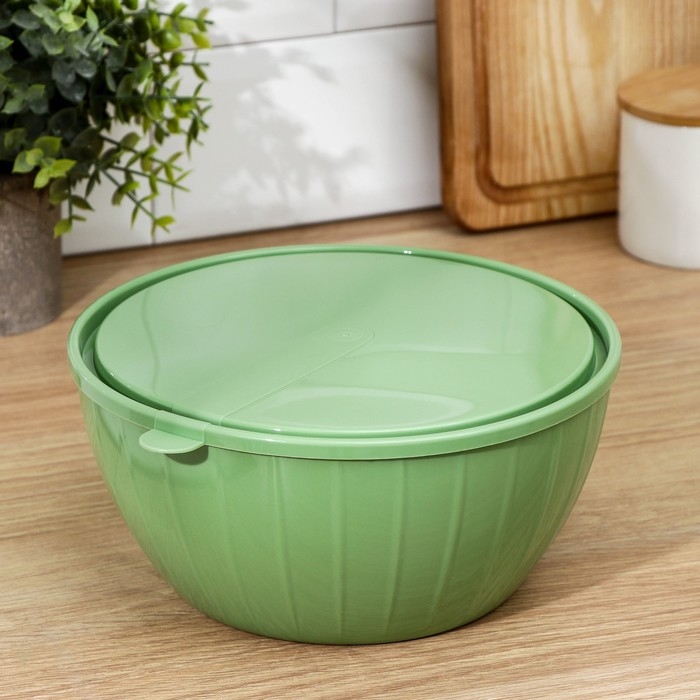 Салатник с крышкой &laquo;Fiesta&raquo;, 2,8 л, цвет МИКС