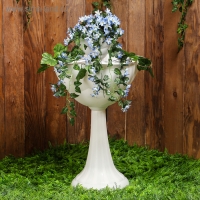 Клумба пластиковая, 2 яруса, d = 25&ndash;55 см, h = 87 см, на высокой ножке, белая