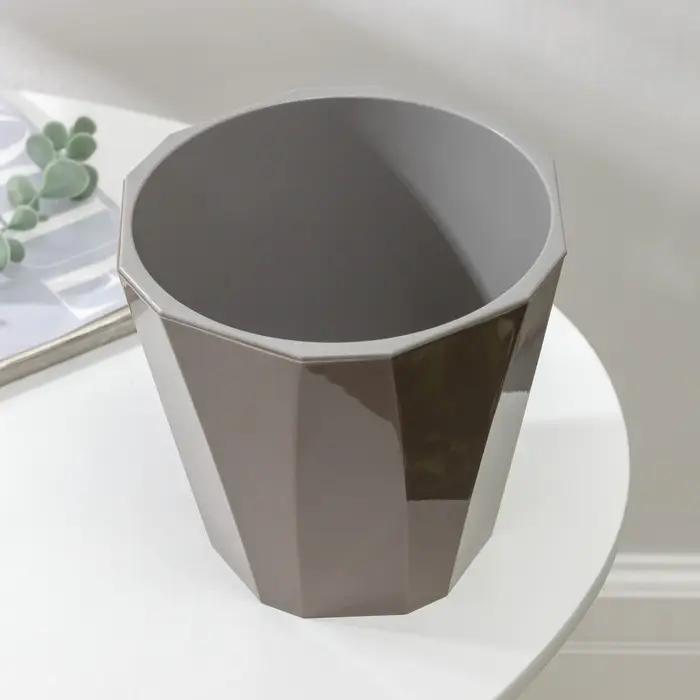 Кашпо для цветов со вставкой &laquo;Палермо&raquo;, 1,8 л, коричневое