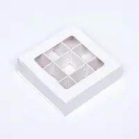 Коробка для 9 конфет, 8.7&times;8.7&times;2.5 см, тонкие разделители, белый