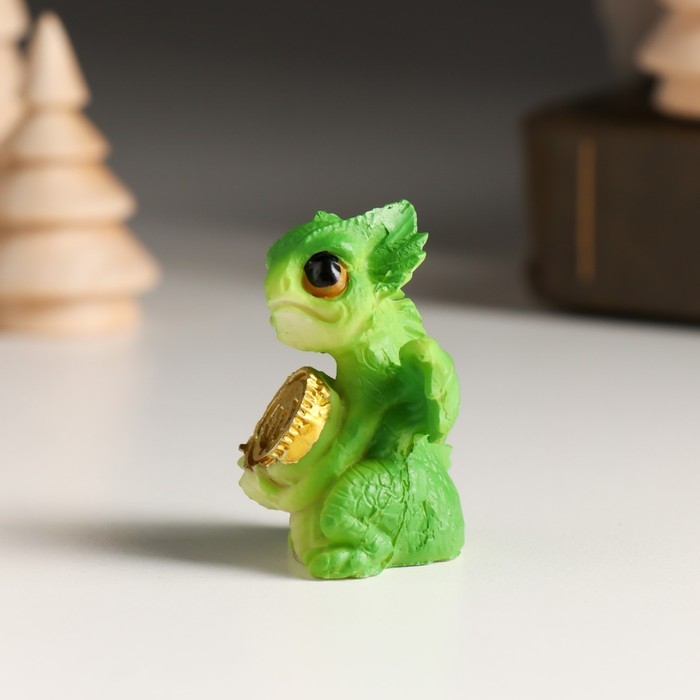 Сувенир полистоун "Лесной дракончик с золотом" МИКС 2,5х2,5х4 см