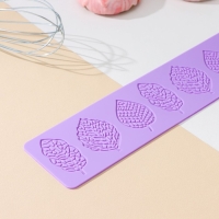 Коврик для айсинга Доляна &laquo;Листья ажурные&raquo;, силикон, 38,5&times;8&times;0,1 см, цвет сиреневый