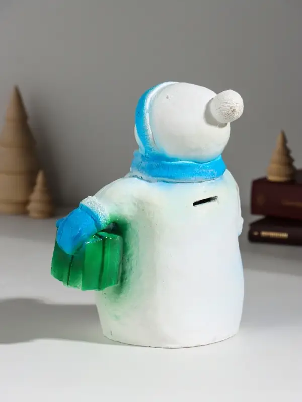 Фигура "Снеговик с подарком" 19 см, голубой