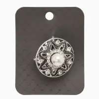 Кольцо для платка "Цветок в круге", цвет белый в чернёном серебре