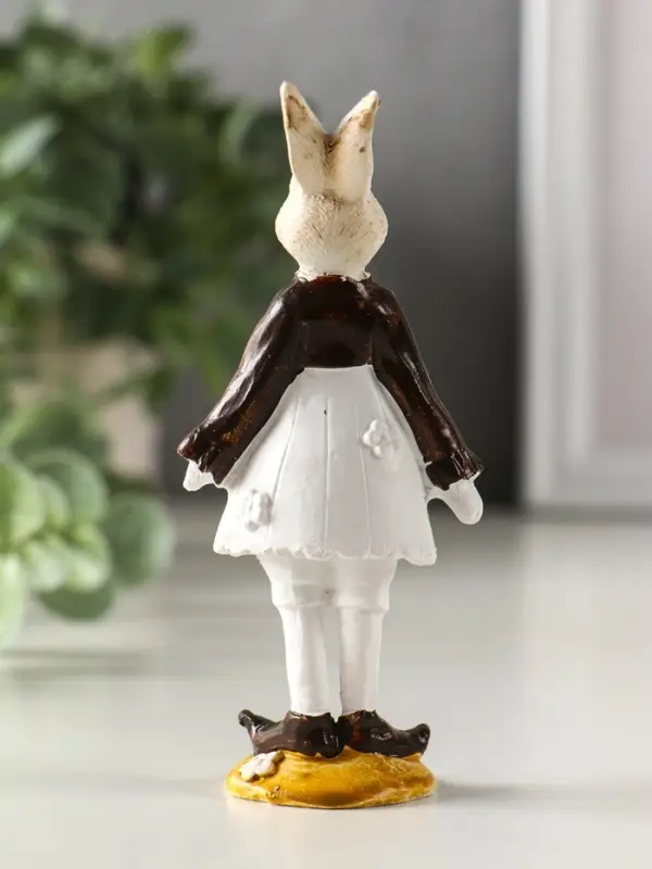 Сувенир полистоун "Нарядный Зайчик/Зайка" МИКС 4,5х3.2х11.5 см