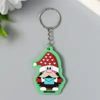 Брелок резина "Гном в новогоднем колпаке с сердечками, с письмом" 5,5х4 см