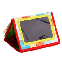 Развивающая книга с зеркалом &laquo;Зарядка со зверятками&raquo;