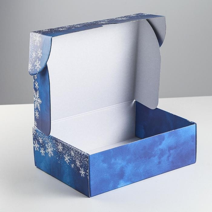 Коробка подарочная новогодняя складная &laquo;Волшебство вокруг нас&raquo;, 30,7 х 22 х 9,5 см, Новый год