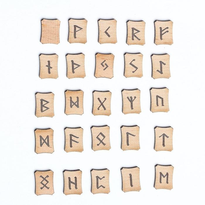 Руны для гадания &laquo;Скандинавские&raquo;, 25 шт, натуральный дуб, мешочек