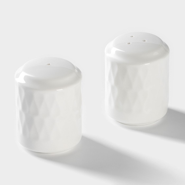 Набор керамический для специй на бамбуковой подставке BellaTenero &laquo;Герда&raquo;, 3 предмета: солонка 120 мл, перечница 120 мл, сахарница с ложкой 220 мл, цвет белый