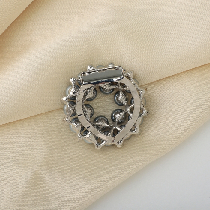 Зажим для платка &laquo;Жемчужинка&raquo;, цвет серый в серебре