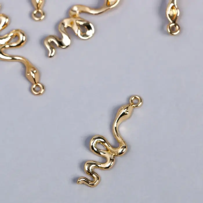 Декор для творчества металл "Золотая змейка" 2,8х0,9 см