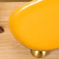 Блюдо сервировочное текстурное на золотых ножках сферах &laquo;Песок&raquo;, 29&times;15.5&times;7 +/- 0.5 см