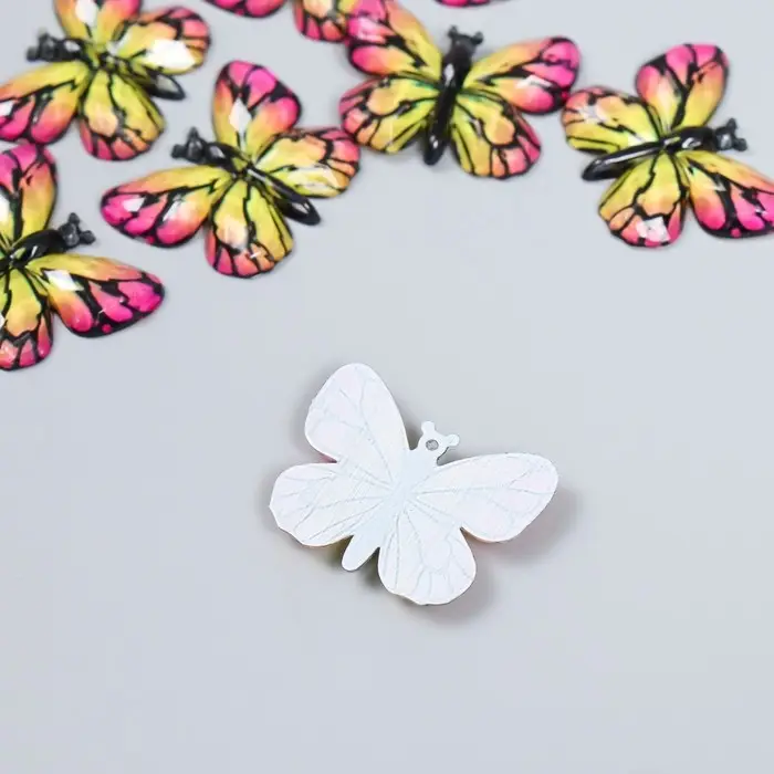 Декор для творчества пластик "Бабочка, жёлто-розовые крылья" 2,5х3,2 см