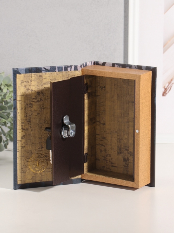 Сейф-книга дерево кожзам "Артур Конан Дойл. Собака Баскервилей" 21х13х5 см