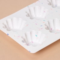 Форма для выпечки KONFINETTA &laquo;Сладости. Пудинг&raquo;, силикон, 25,8&times;17,8&times;3 см, 6 ячеек (d=7 см), цвет белый