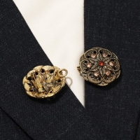 Зажим для кардигана &laquo;Цветы&raquo;, цвет коричневый в чернёном золоте