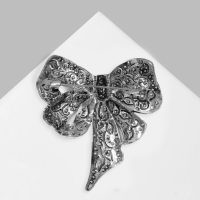 Брошь &laquo;Бант&raquo; узорчатый, цвет бело-синий в чернёном серебре