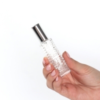 Флакон для парфюма &laquo;Прозрачный узор&raquo;, с распылителем, 15 мл, цвет серебристый