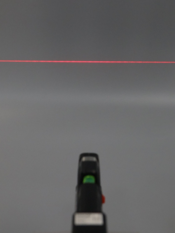 Уровень универсальный 4 в 1 ТУНДРА, лазерный, пузырьковый, рулетка 2.5 м, линейка 150 мм