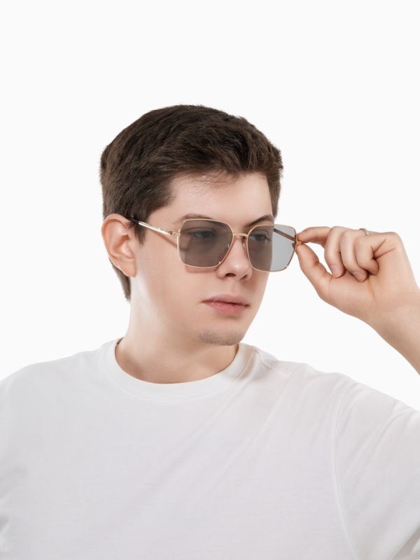 Очки солнцезащитные фотохромные, uv 400, дужка 13.5 см, ширина 12.7 см, линза 5 х 5.5 см