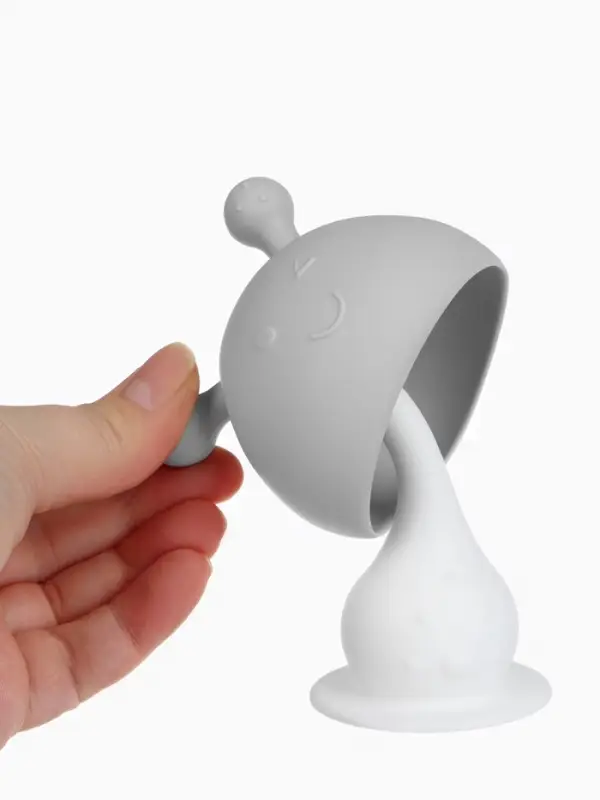 Прорезыватель силиконовый для зубов с погремушкой 3 в 1 M&B &laquo;Зайка&raquo;, серый