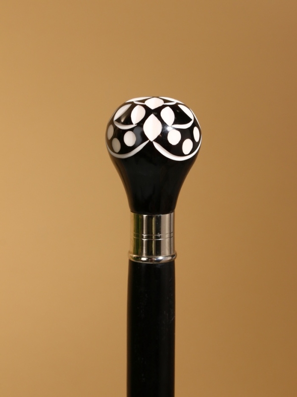 Трость 90 см. манговое дерево, латунь, смола