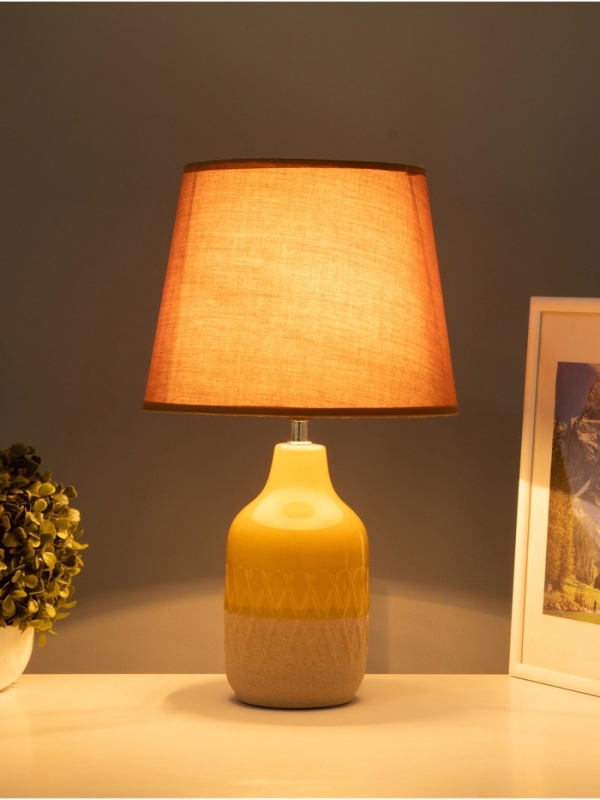 Настольная лампа "Анабелла" 1х15Вт Е14 желтый/бежевый 25х25х41см