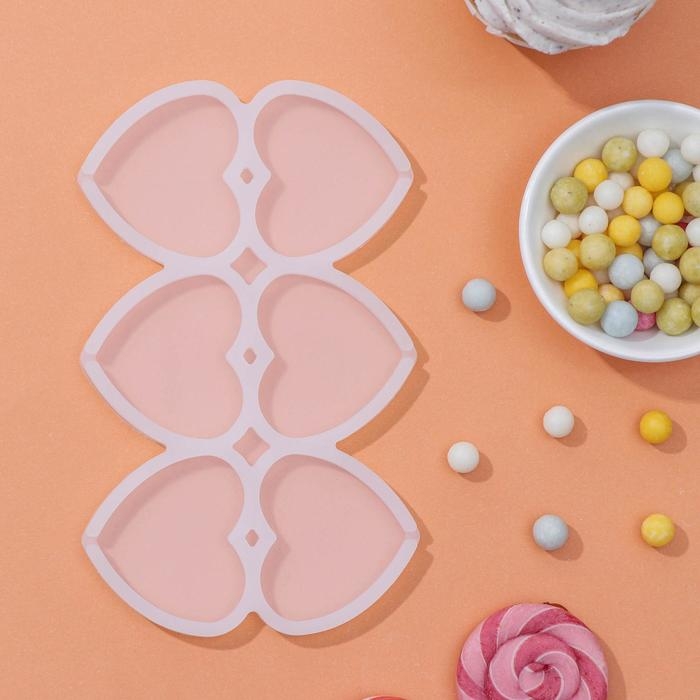 Форма для леденцов &laquo;Влюблённость&raquo;, силикон, 16&times;10&times;0,7 см, 6 ячеек, цвет белый