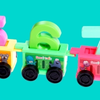 Каталка на веревке &laquo;Паровозик&raquo;