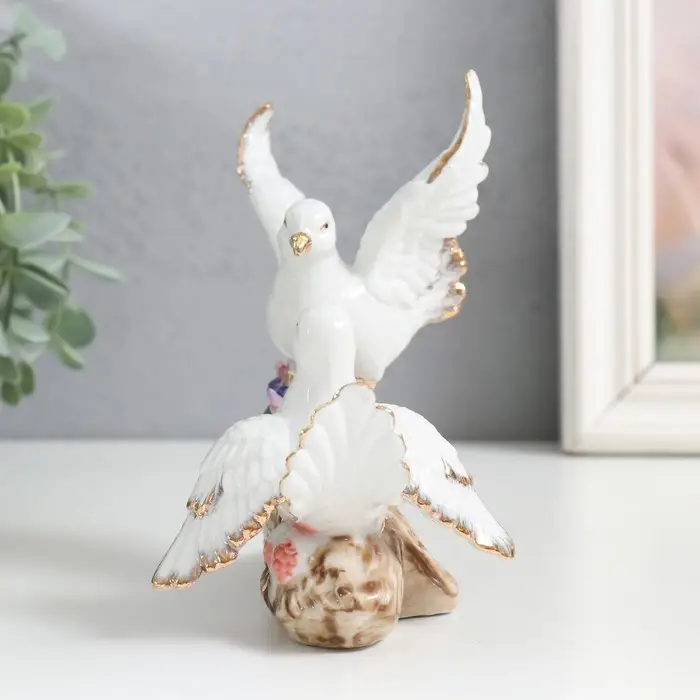 Сувенир керамика "Голуби на цветочной ветке" 12 см