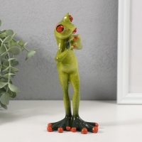 Сувенир полистоун лак "Лягуха показывает сердечко лапками" 7,5х5,8х16 см