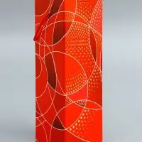 Подарочная новогодняя коробка под шампанское &laquo;Огненная&raquo; красная с веревочной ручкой 11&times;11&times;37 с