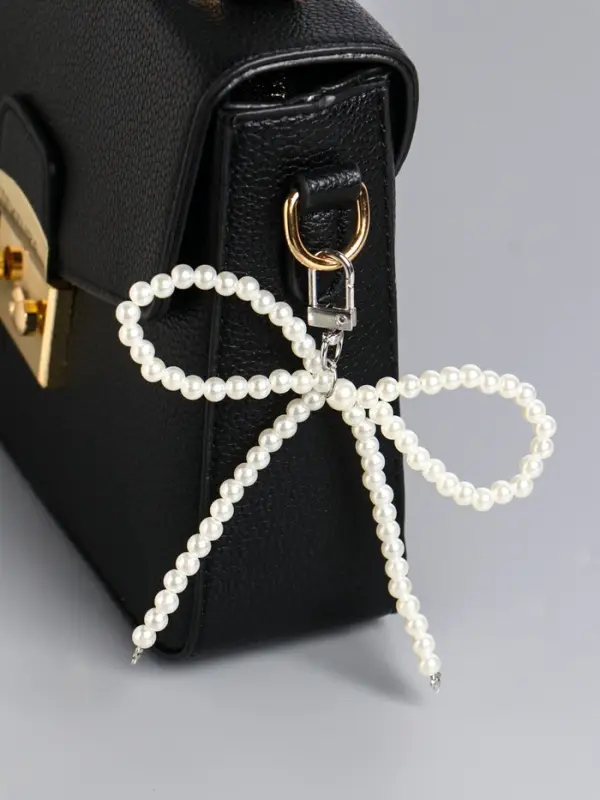 Брелок на карабине "Жемчужный бант" бусины d=0,8 см 9,5х11х1,6 см