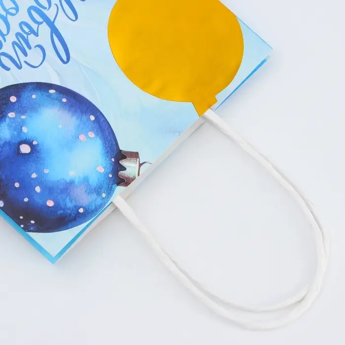 Пакет бумажный подарочный новогодний с тиснением, &laquo;Шары&raquo; 15&times;21&times;8 см