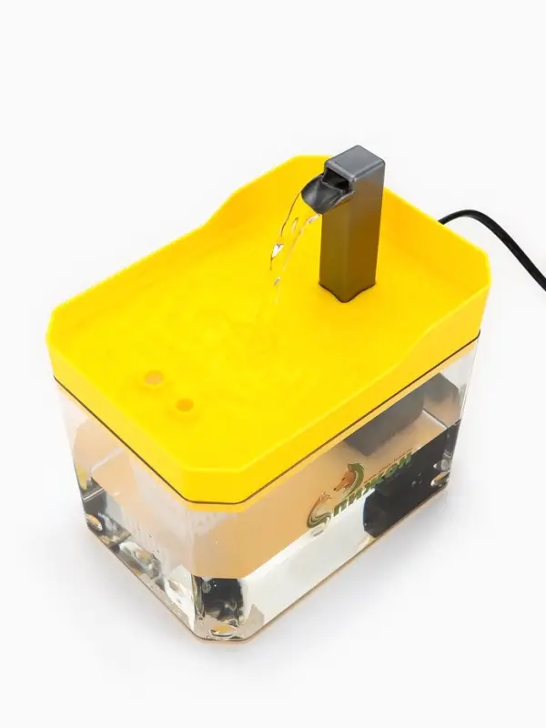 Фонтан для кошек и собак 1,5 л, 16,5 х 11,5 х 12 см, евророзетка, жёлтый