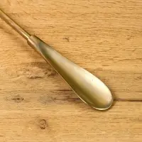 Ложка для обуви &laquo;Венок&raquo;, 54 см, латунь, манговое дерево