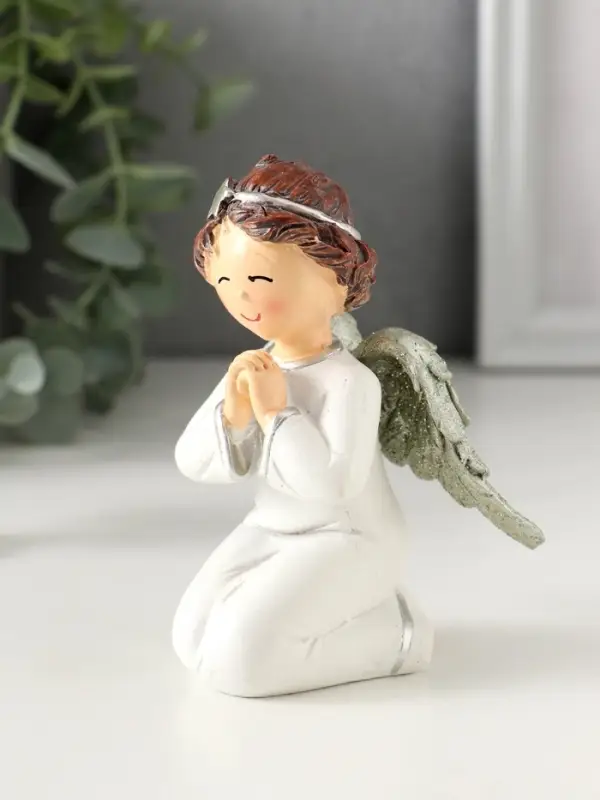 Сувенир полистоун "Ангелочек в бежевом, ободок в волосах со звездой" 9х7,5х8 см