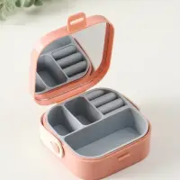 Шкатулка пластик для украшений с зеркалом, с ручкой 3 ячейки, 3 полосы, персик 9х9х3,8 см