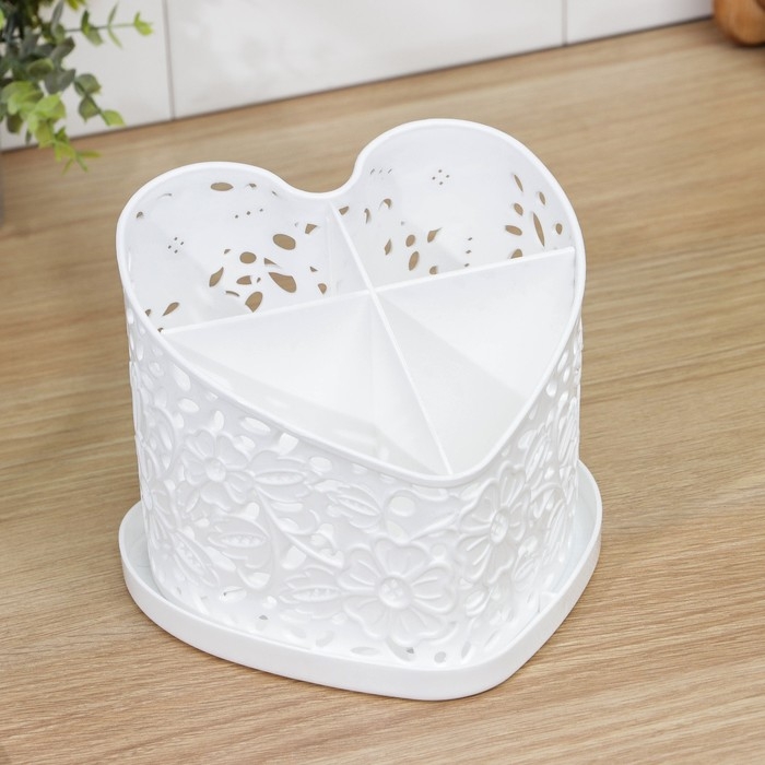 Подставка под столовые приборы &laquo;Сердце&raquo;, 17&times;18,5&times;15,5 см, цвет белый